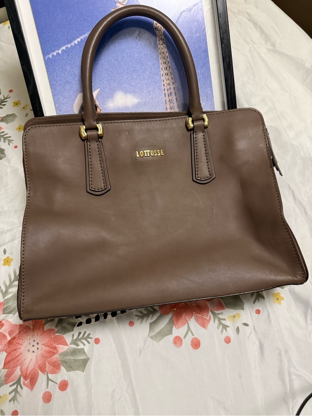 LOTTUSSE Classic Brown Leather Satchel